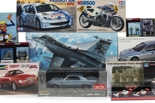 Christmas Model Toy Auction - Featuring boxed collectable model cars, boxed and sealed model kits and model rail items