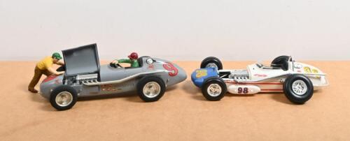 INDY CAR: Two fully built 1:24 sale Vintage Indy Cars. One a circa 1960s/1970s MONOGRAM INDY 500 KURTIS-KRAFT RACER, - Monogram SPECIAL & AMT 1963 Parnelli Jones #98 Indy 500 Watson Roadster