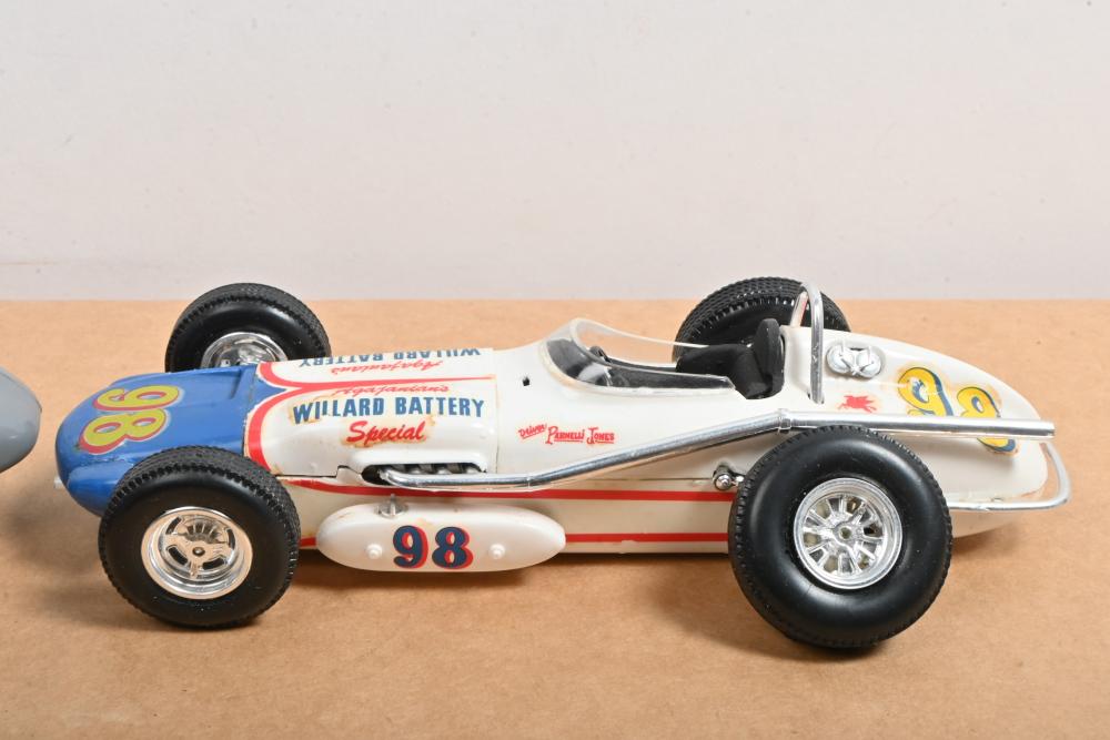 INDY CAR: Two fully built 1:24 sale Vintage Indy Cars. One a circa ...