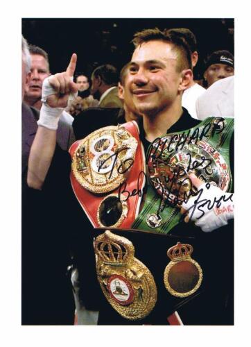 KOSTA TSZYU: A colour picture of professional boxer Kosta Tszyu, personally inscribed and signed