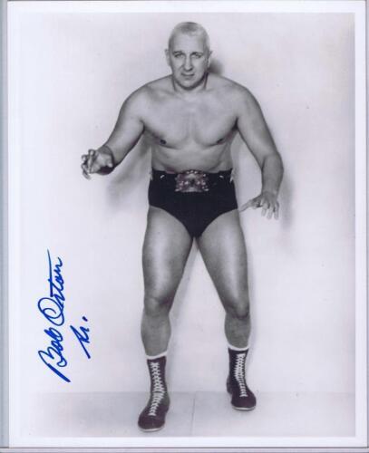 BOB ORTON: A black and white picture depicting Bob Orton, with Bob Orton signature