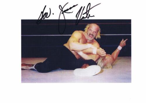 JESSE VENTURA: A autographed colour picture featuring Jesse Ventura with signature