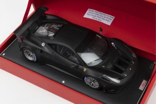 458 ITALIA GT2: A Limited Edition 1:18 scale MR COLLECTION MODELS Ferrari 458 Italia GT2 (FERR05 C). Numbered '07' of 99 pieces. Warranty Certificate