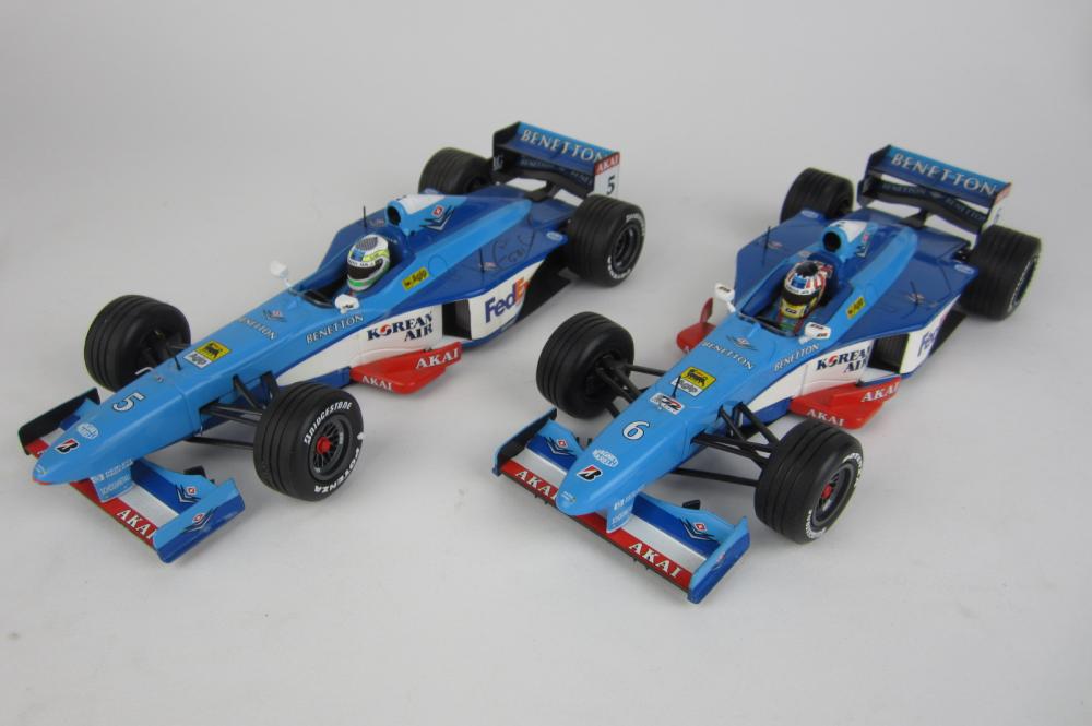 BENETTON: Two Benetton F1 models (one signed by Fisichella