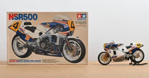 HONDA/GARDNER: A 1:12 scale Honda NSR500 motorcycle model kit by TAMIYA
