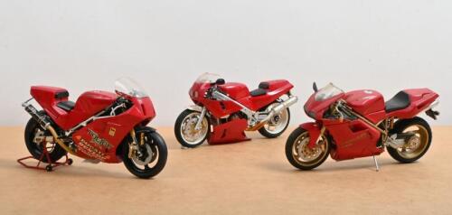 DUCATI: Three 1:24 scaled built model kits of Ducati motorcycles including Doug Polen Ducatti&nbsp;
