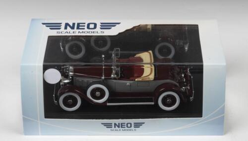 PACKARD: A 1:43 scale NEO SCALE MODELS Packard 640 Custom Eight Roadster 1929