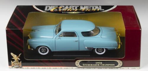 STUDEBAKER: A Deluxe Edition ROAD Signature 1:18 scale 1950 STUDEBAKER CHAMPION