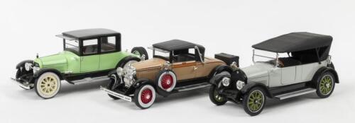 CADILLAC: Three Cadillac models in 1:32 scale by Signature Models. Cadillac Type 57 Victoria & 1927 314 ROADSTER
