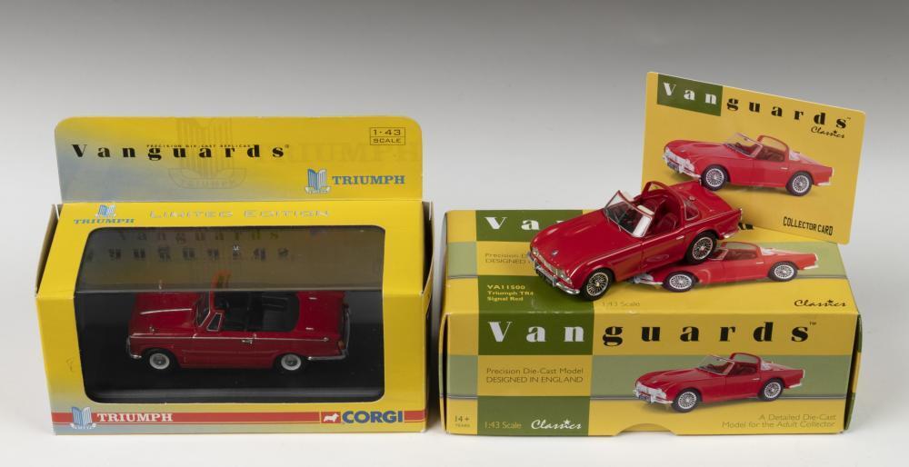 Vanguards 1/43 VA04702 – Triumph TR3A – Gris Silverstone / Rouge – Occasion