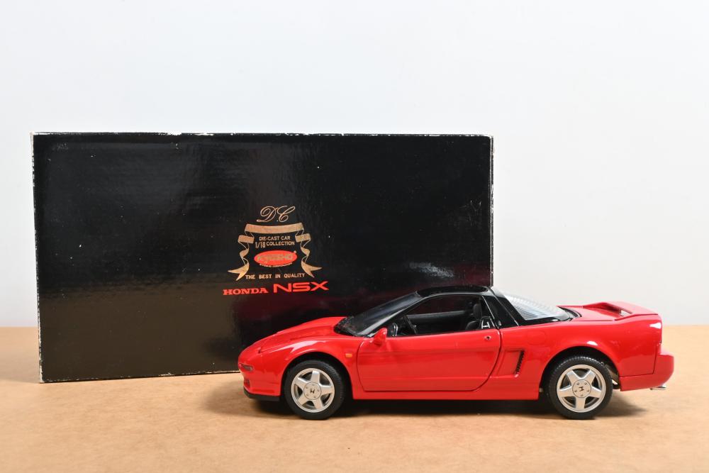 HONDA: A 1:18 scale Kyosho Honda NSX in red - Price Estimate