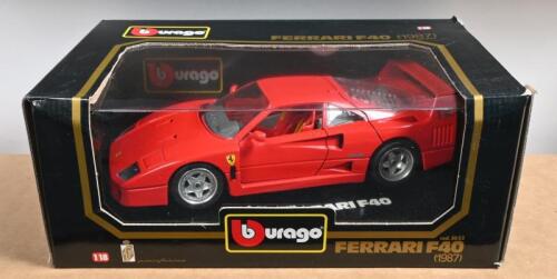 FERRARI: A 1:18 scale Bburago 1987 Ferrari F40 (cod.3032)
