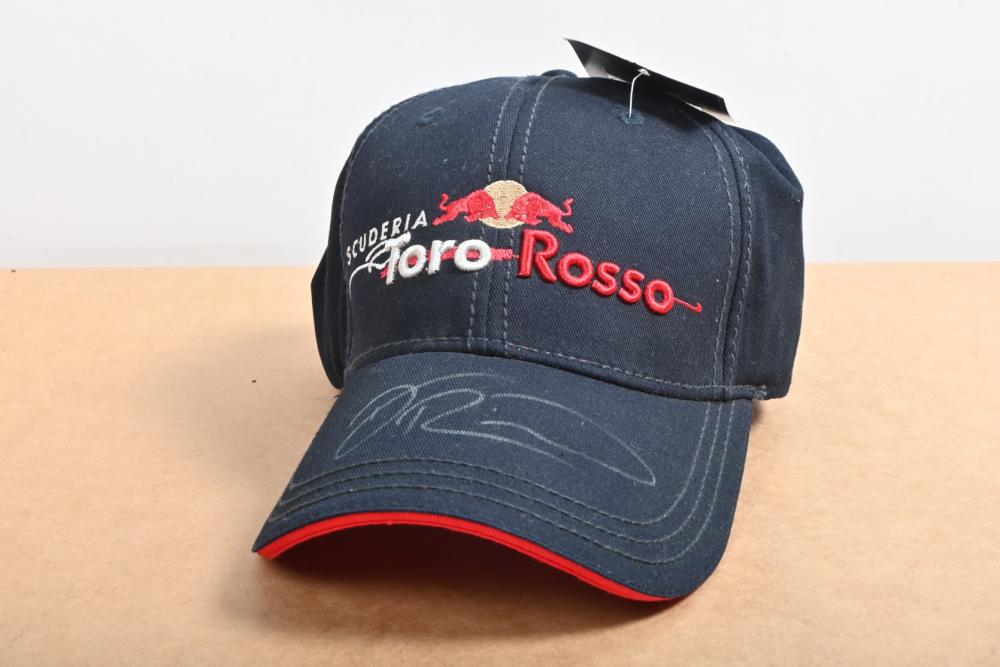 Scuderia Toro Rosso サイン入りキャップ CARLOS SAINZ SIGNED Toro Rosso FERRARI F1 personal BASEBALL