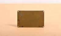 BRASS PLAQUE: A small brass plaque with French text, translated as 'Top up oil only with engine running! Never exceed the maximum level which is 5cm below the edge of the neck' - 2