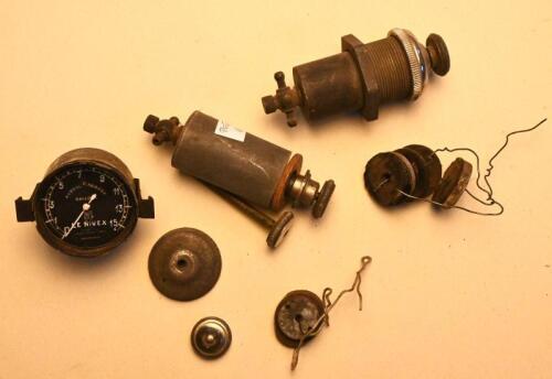 DASH PUMP: Two dash pumps and Le Nivex fuel gauge