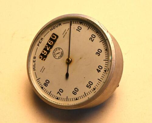 GAUGE: An early Jaeger 80MPH gauge, 7.5cm diameter bevelled edge glass face