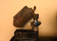 VACUUM PUMP: A Lambda vacuum pump/tank with spare parts - 3