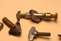 ASSORTED PARTS: A collection of assorted parts including 4 bonnet clips - 5