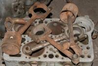 LANCIA LAMBDA ENGINE BLOCK: Early series block #1246, with conrods and pistons. - 3