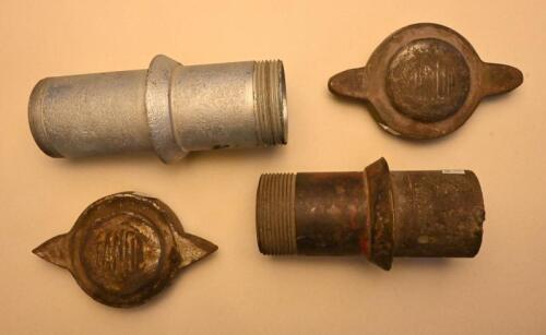 WHEEL CARRIER: Two spare wheel carriers with spinners for Lambda's, one missing thread