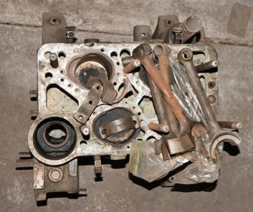 LANCIA LAMBDA ENGINE BLOCK: Early series block #2618, with conrods and pistons.