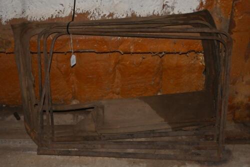 SIDE CURTAIN FRAMES: A pair of Lambda side curtain frames