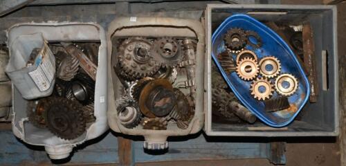GEARBOX: Three tubs of internal Lambda gearbox parts