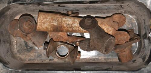 DRIVELINE: A collection of possibly early series shaft universal joints