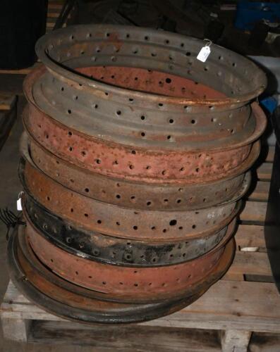 WHEELS: A collection of eight wire wheel rims 8, with 8 locking rings