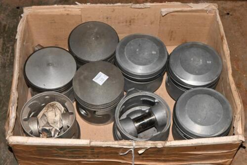 PISTONS: 2 sets of 4 pistons