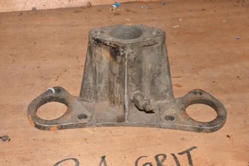 EXHAUST MANIFOLD MOUNT: To suit Lambda