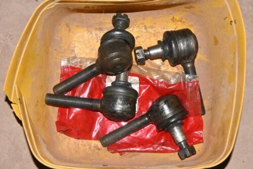 TIE ROD ENDS: 4 tie rod ends to suit Lambda