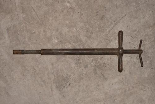 SUSPENSION TOOL: A rare front suspension tool for maintenance and dismantling
