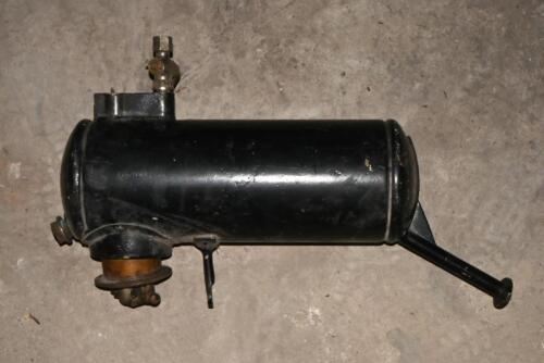 VACUUM PUMP: A Lambda vacuum pump/tank with spare parts