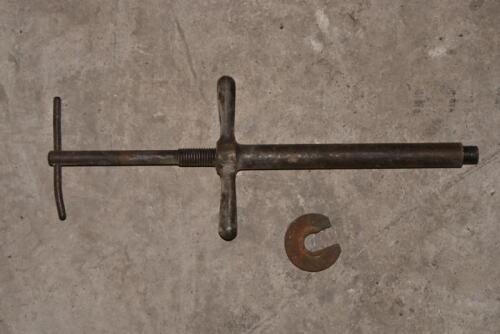 SUSPENSION TOOL: A rare front suspension tool for maintenance and dismantling