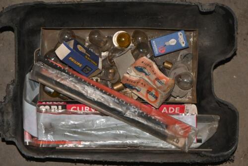 AURELIA B20: One box of approximately twenty-two lamp globes. Six wiper blade parts