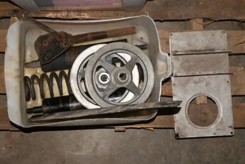 AURELIA B20: One box containing one road spring, two shock absorbers, one handbrake mechanism, two alloy pulleys and two spacer panels