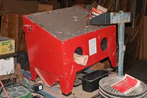 SANDBLASTER: A table top sandblast cabinet, untested