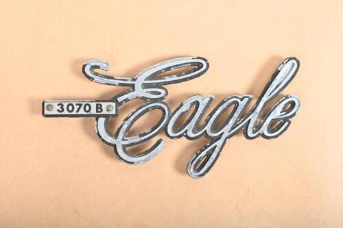 INTERNATIONAL: A cab badge from an International Acco 3070B Eagle prime mover, 21cm across