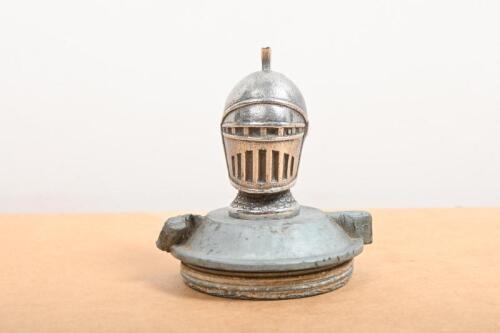 WILLYS KNIGHT: A early Willys Knight hood ornament, radiator cap