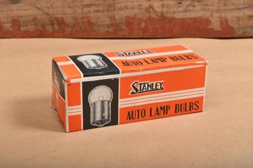 STANLEY: A box of ten 6V 6 CF auto&nbsp;lamp bulbs made in Japan by Stanley