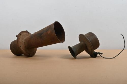 HORNS: Two car horns including one trumpet style horn