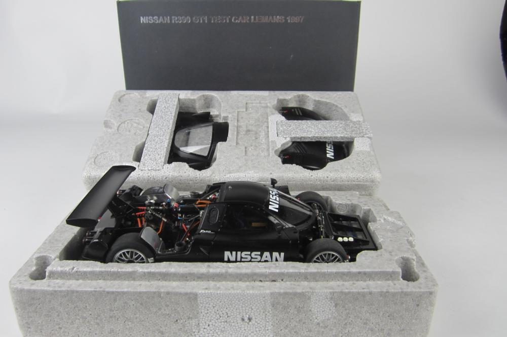 AUTOART: A Autoart 1:18 scale 1997 Nissan R390 GT1 Le Mans Test Car.