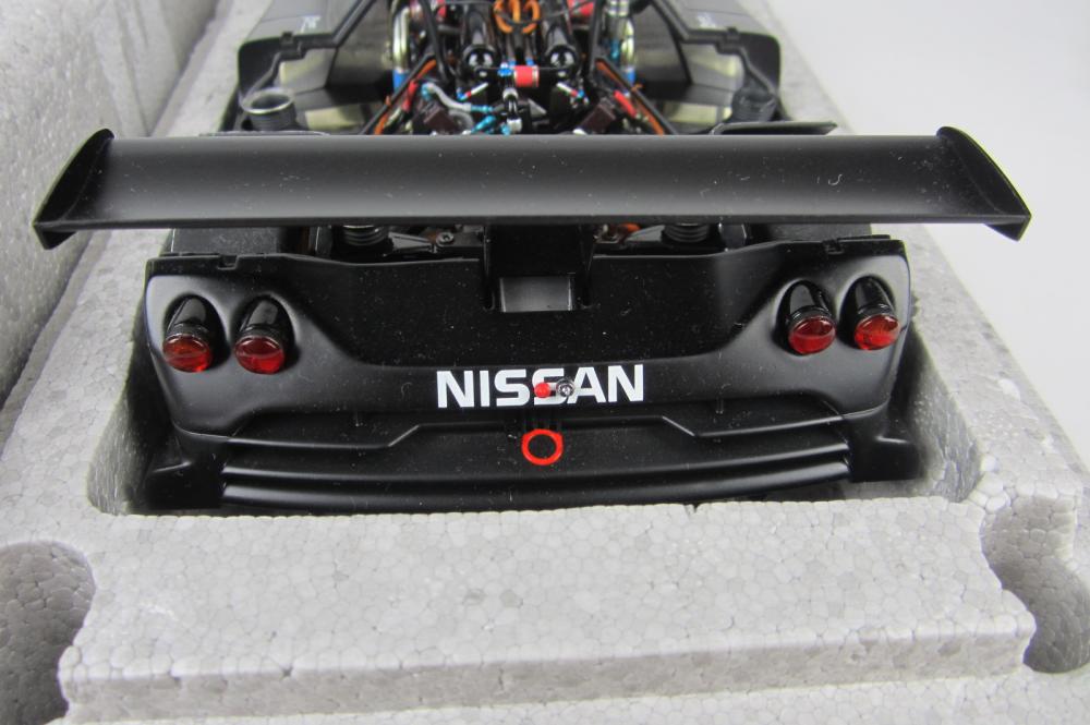 AUTOART: A Autoart 1:18 scale 1997 Nissan R390 GT1 Le Mans Test