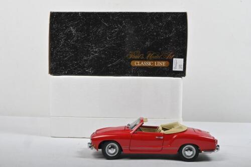 VOLKSWAGEN: A Paul's Model Art - CLASSIC LINE - 1:24 scale Volkswagen KARMANN GHIA