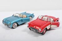 CORVETTE: Two Franklin Mint 1:24 scale C1 Corvette models. 1955 Chevrolet Corvette in blue & 1957 Chevrolet Corvette in red - 2