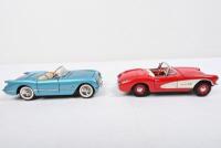 CORVETTE: Two Franklin Mint 1:24 scale C1 Corvette models. 1955 Chevrolet Corvette in blue & 1957 Chevrolet Corvette in red - 3