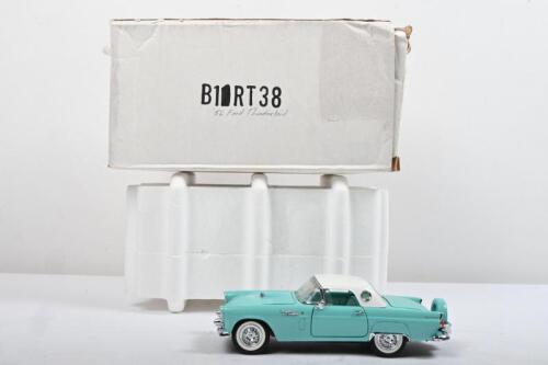 FORD: A Franklin Mint 1:24 scale 1956 Ford Thunderbird