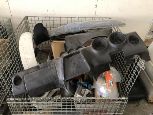 DATSUN: A large collection of miscellaneous Datsun parts