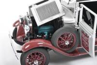FORD: A The Danbury Mint 1:24 scale 1930's&nbsp;Ford&nbsp;HERSHEY'S Delivery Truck in 'HERSHEY'S SYRUP Genuine CHOCOLATE Flavor' livery. With HERSHEY'S chocolate load - 5